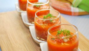 Ecco come realizzare la tipica zuppa andalusa: il gazpacho